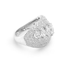 Load image into Gallery viewer, White Gold Diamond Ring
