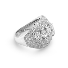 Load image into Gallery viewer, White Gold Diamond Ring
