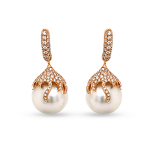Load image into Gallery viewer, Pearl Earrings
